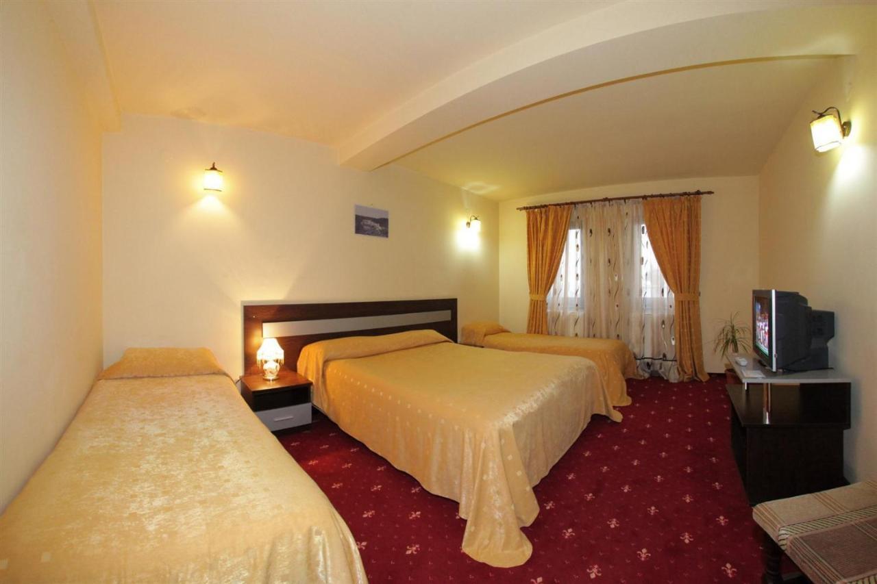 Pensiunea Oficial Hotel Prejmer Room photo